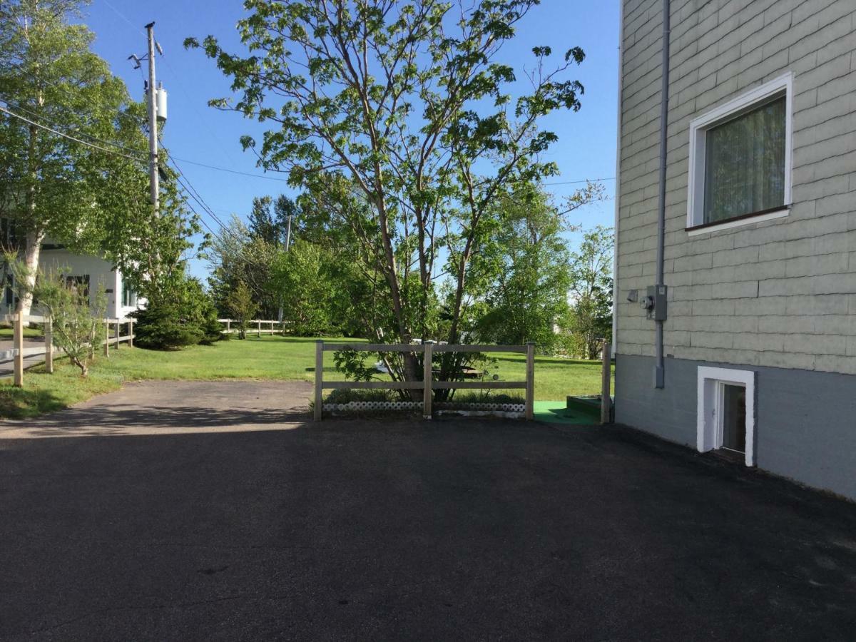 Appartement Chez Leon Grandes-Bergeronnes Eksteriør billede